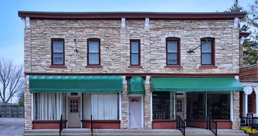 small building with stores